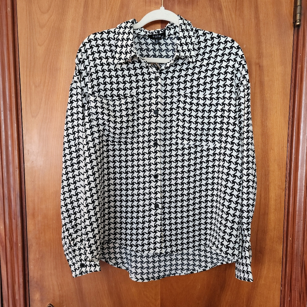 NWT Fate Small Black And White Houndstooth Button Up